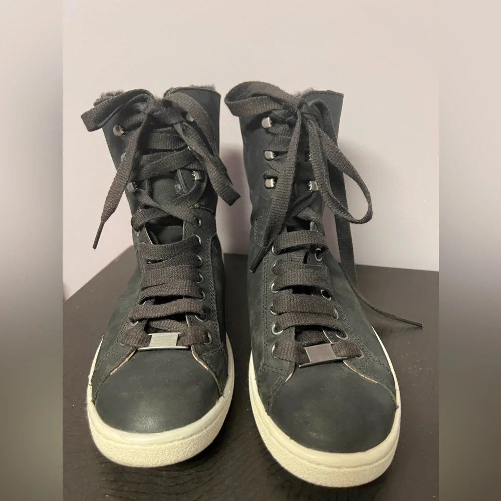 UGG Sheepskin LEATHER Boots SNEAKERS Starlyn BLACK Lace Up